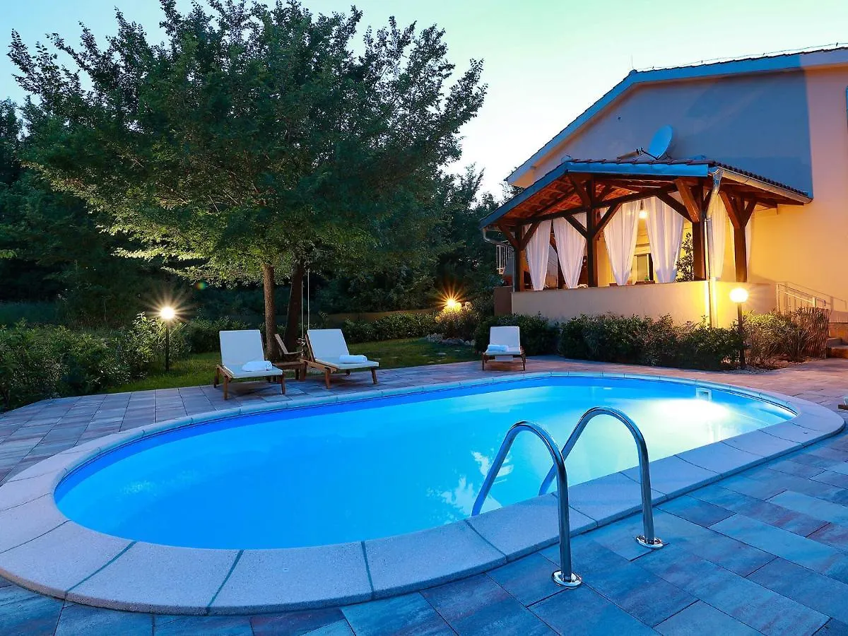 Exquisite Apartment In Ilo With Balcony Silo  Silo (Krk)