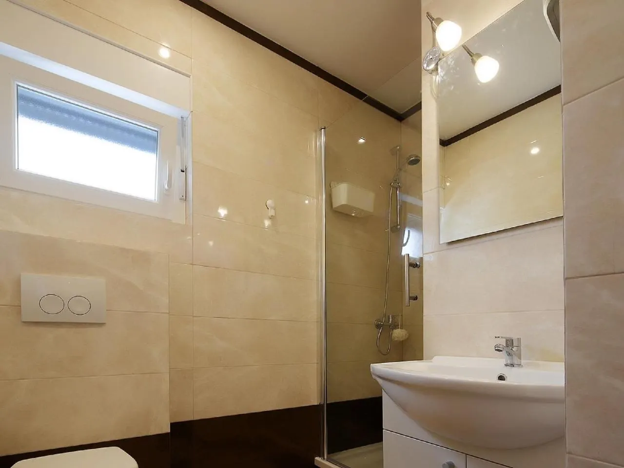Exquisite Apartment In Ilo With Balcony Silo